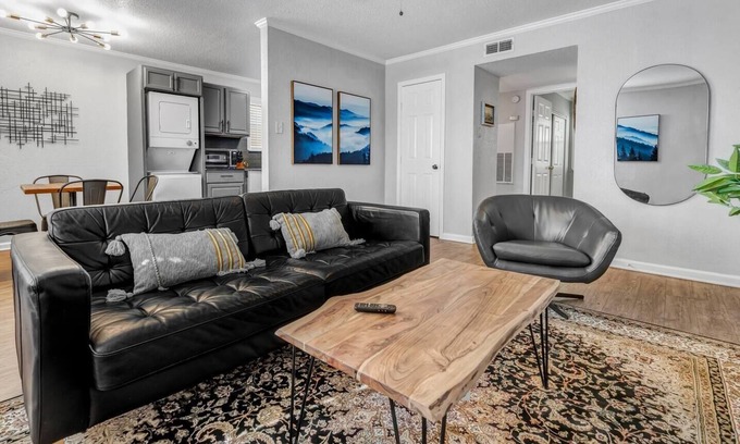 Royal Bryan Apartment | Cozy Asheville Retreat: 2 Bedroom, Pet-Friendly Escape