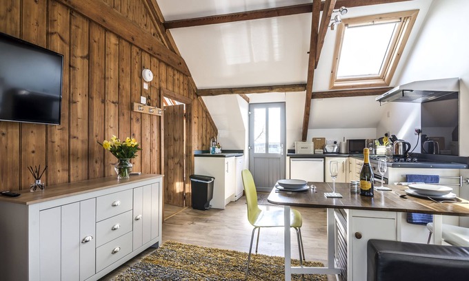 Llawhaden Apartment | Pet-Friendly Ashgrove Farm with Top Ratings in Narberth