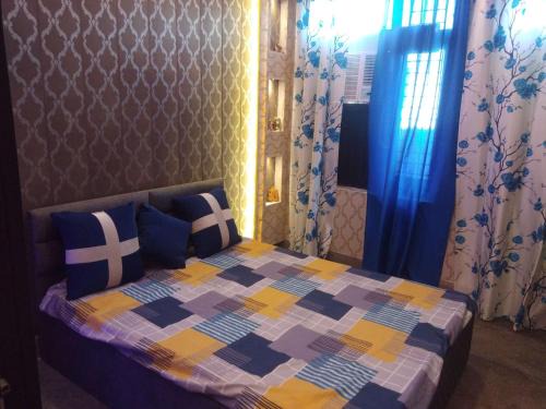 Jammu House | Cozy Ashiana Home Stay with Breakfast & Fireplace