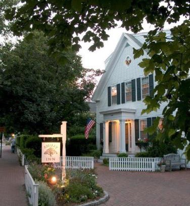 Edgartown Hotel | Discover Comfort at Ashley Inn - 4-Star Rated Retreat