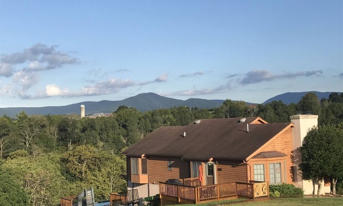 Luray Cabin | Exceptional Ashleyrose on the River with Private Pool & Spa