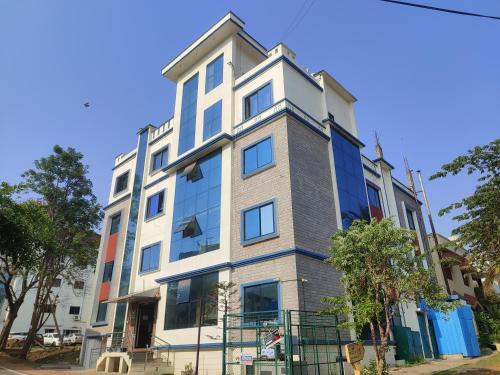 Vijayanagar Hotel | Budget-Friendly Ashray Residency with Inclusive Breakfast