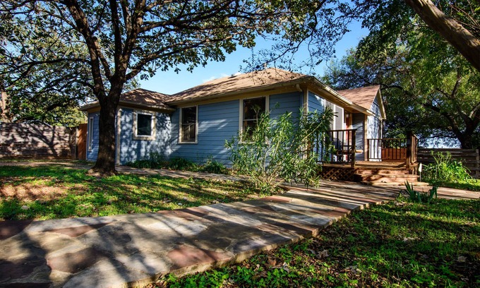 Zilker House | Explore Discounts for Extended Stays at Zilker Park Home