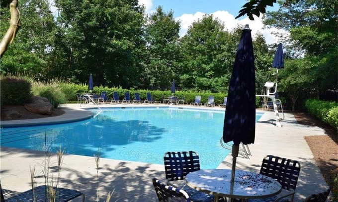 Stone Mountain House | Special Rates for Medical Professionals: Pool & Spa Amenities