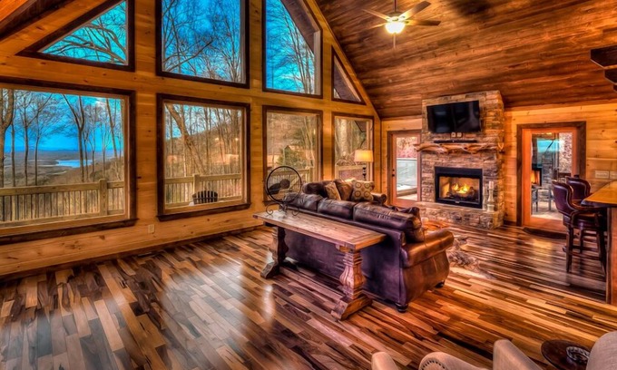 Blue Ridge Cabin | Experience Aska Easy Day: Pet Friendly with Lake Views