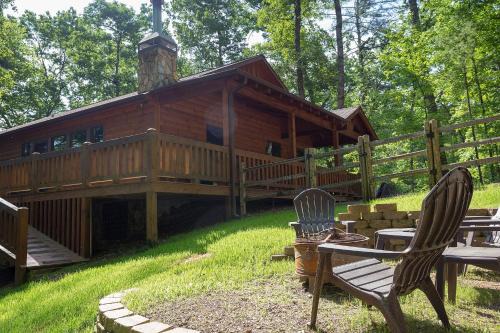 Aska House | Pet-Friendly Retreat at Aska Woodlands - Rated 9.5/10!