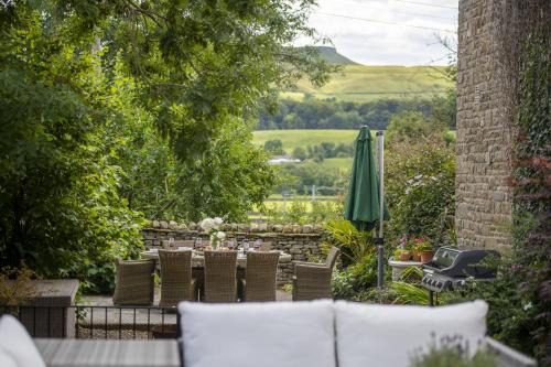 Askrigg House | Discover Askrigg Chapel: Pet-Friendly Retreat Awaits