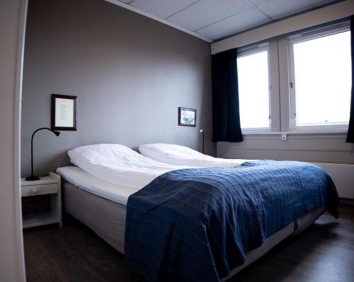 Askvoll Hotel | Askvoll Fjordhotell: Pet-Friendly Retreat with Great Amenities