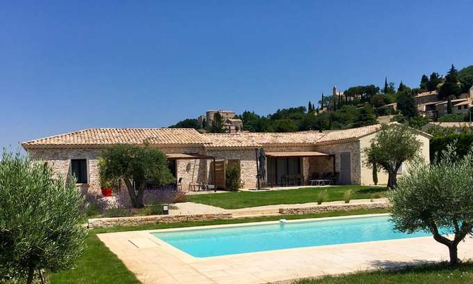 Venejan House | Cozy Asoura Cottage with Pool and Spa for 4 Guests