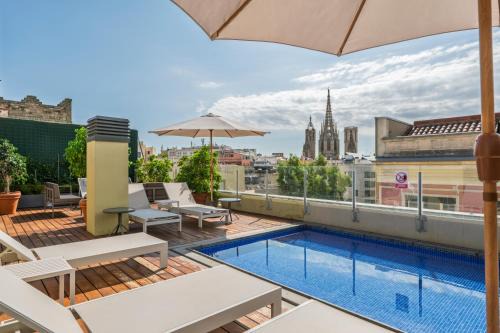 Gothic Quarter Apartment | Discover Aspasios Catedral Apartments: Oceanfront Oasis