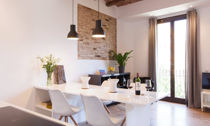 Sant Antoni Apartment | Guest Rated: Aspasios Flats with Spa & Breakfast Options