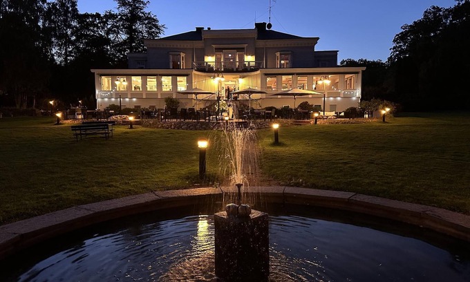 Lerum Hotel | Experience Comfort at Aspenäs Herrgård with Spa & Pool
