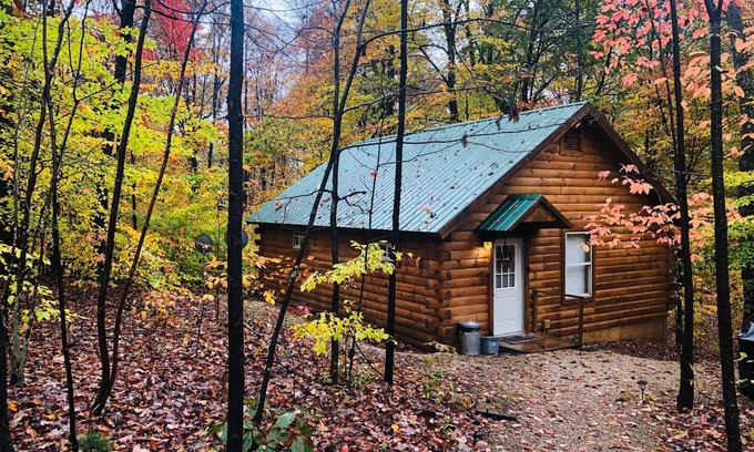 Logan Cabin | Guest Rated 10/10: Aspen Cabin with Ocean View & Spa
