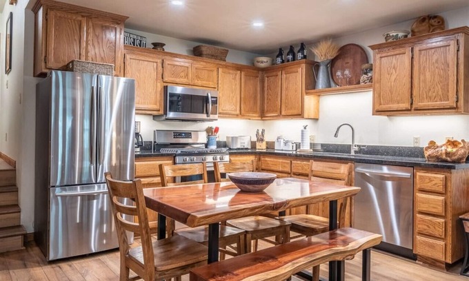 June Lake Condo | Guest Rated 10/10: Aspen Meadows with Unique Amenities