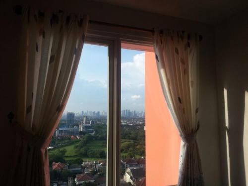 Cilandak Apartment | Budget-Friendly Aspen Residence with Pool & Kid-Friendly Fun