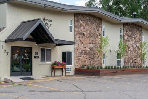 Basalt Hotel | Discover Family-Friendly Comfort at Aspenalt Lodge