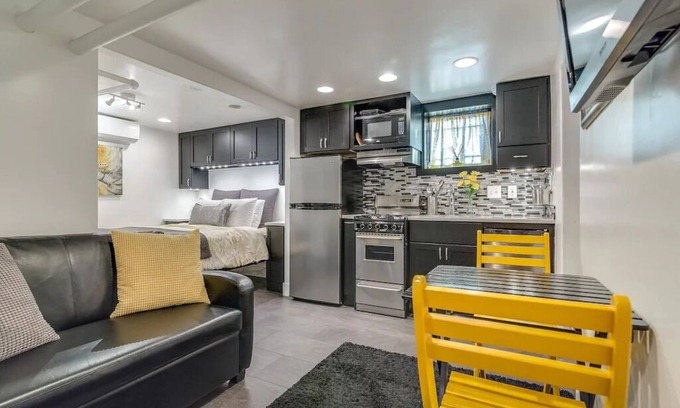 Central Business District Apartment | Cozy Aspenwood Manor: New Micro Apartment with Pool