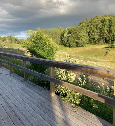 Kolmarden Cabin | Cozy Asplunda Gård: Family & Pet-Friendly Retreat