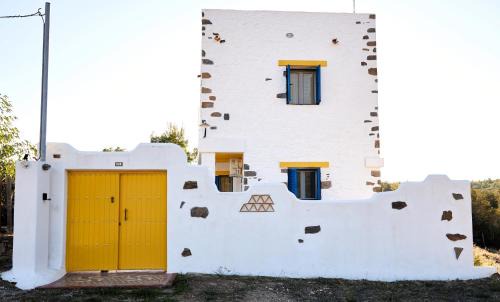 Volissos House | Family-Friendly Aspros Pyrgos with 9.3/10 Guest Rating