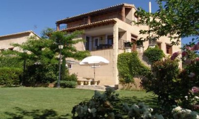 Colungo Cottage | Asque: Prime Country Holiday Home with Pool and Ocean View