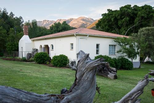 Langeberg House | Discover Assegai Rest: Pet-Friendly Retreat with Spa and Pool