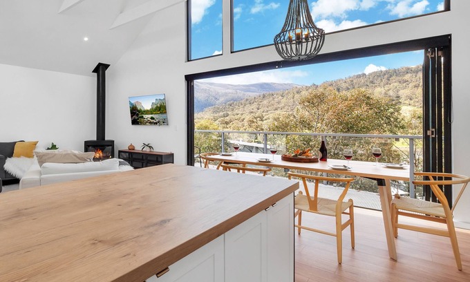 Lake Crackenback Ski Chalet | Experience Aster Chalet: Top-Rated Retreat with Spa & Pool