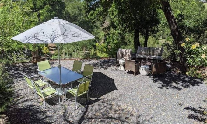 Asti Cottage | Guest Rated 10/10: Asti Ridge Ranch Private Cottage Escape