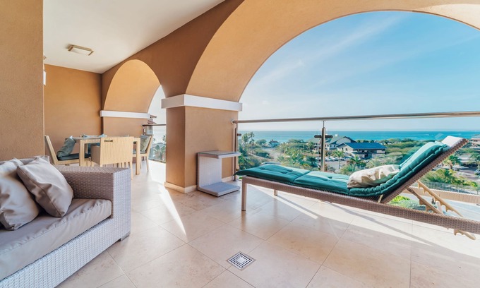 Oranjestad-West Condo | Top Floor View Condo at Eagle Beach with Oceanfront Luxury