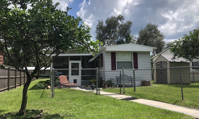 Astor House | Comfortable Retreat at Astor St. John's River House