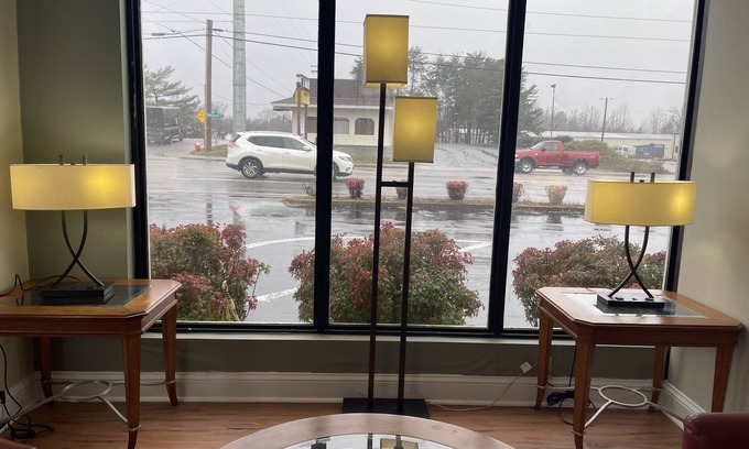 Danville Hotel | Comfortable Stay at Astoria North with Free Breakfast