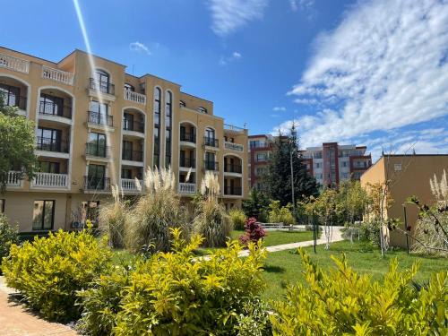 Elenite Apartment | Family-Friendly Astoria SP Apartments with Pool Access