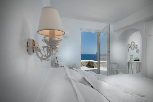 Kithnos House | Experience Comfort at Astrini: Pet and Child Friendly Stay