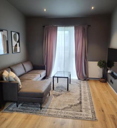 Hliðar Apartment | Astro Hverfisgata: Family-Friendly Retreat with 8.9/10 Rating