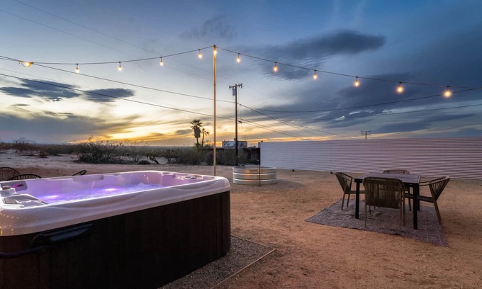 Twentynine Palms House | Perfect Retreat: Astro Sunsets with Hot Tub & Pool Access