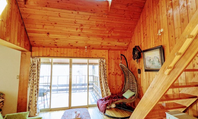 Hokuto Villa | Asuka's House 八ヶ岳: Family-Friendly Retreat with Fireplace