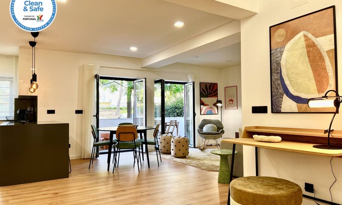 Cascais Apartment | Stylish Modern Apartment with Spa & Breakfast in Cascais