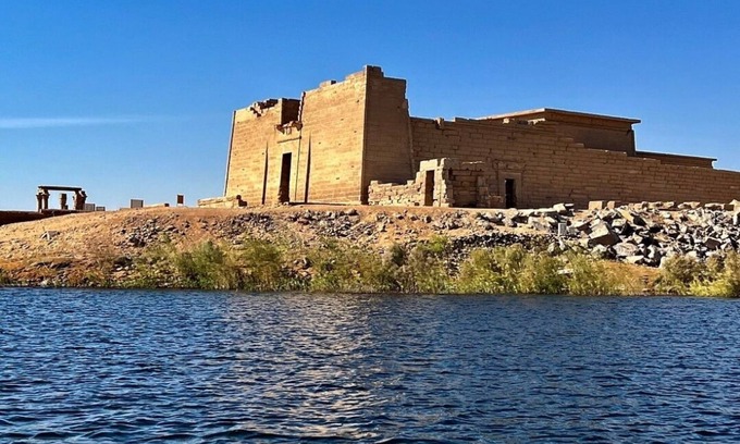 Aswan House | Relax at Aswan Nile Felucca Hotel with Pool & Hot Tub