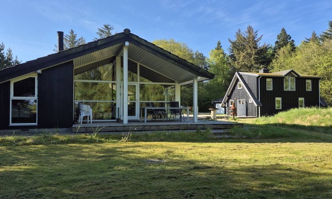 Fur House | Aswarth: Oceanfront Retreat Steps from the Inlet