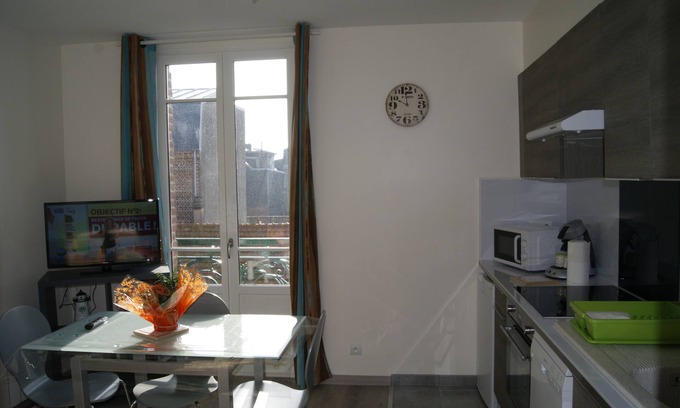 Mers-les-Bains Apartment | Oceanfront Asylum Single Apartment with Pool & Spa Access