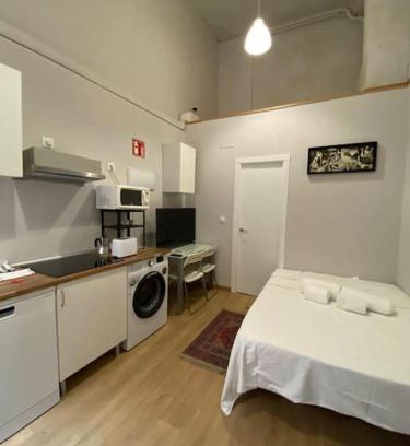 Guindalera Apartment | Convenient Metro Access: Just 20 Minutes from City Centre