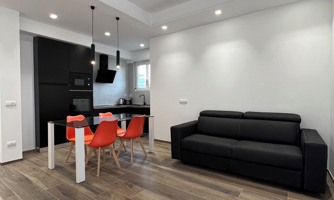 Quartiere XXXIV Lido di Ostia Levante Apartment | Modern Comfort at 85Central: Sea View & Relaxing Jacuzzi