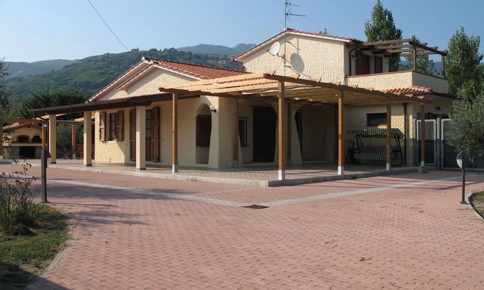 Marina di Campo Apartment | Relaxation Awaits at Casa di Livia – Rated 9.6/10!
