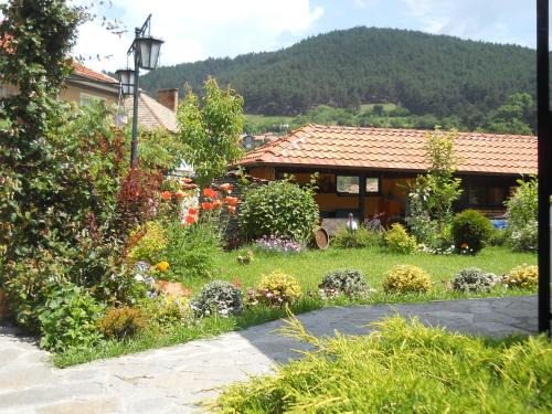 Kalofer House | Discover Comfort at Chorbadzhiykata: Pet-Friendly Retreat