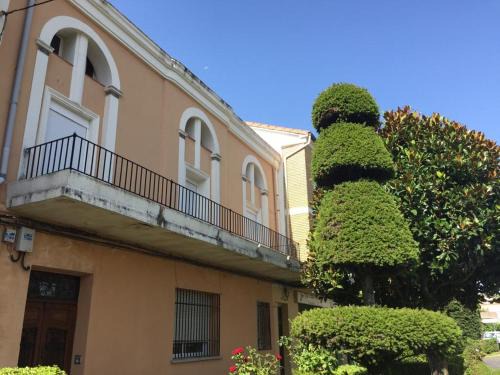 Losar de la Vera Apartment | Pet and Child Friendly Retreat at La Viñuela, Rated 8/10