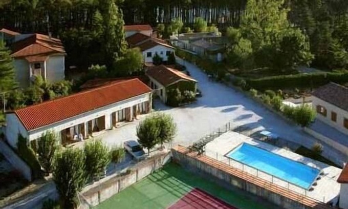 Durfort Cottage | Picturesque Getaway at Lake Saint Ferreol - Rated 9.4/10