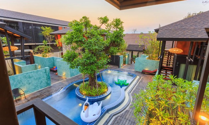 Ban Waen Villa | Discover Comfort at Leaf Villa with Pool & Breakfast Included