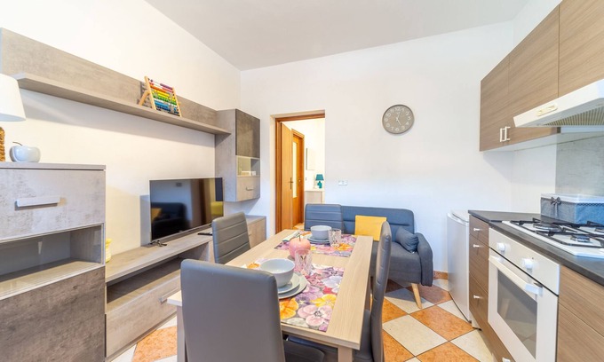 Pablo Apartment | Relax at Luca's House: Central Stay with Parking & Kitchen