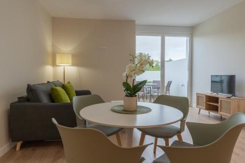 Maceira Apartment | Exceptional Family-Friendly Stay at AT Negreira no Camiño