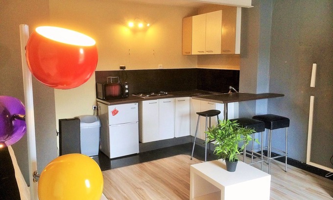 Henin-Beaumont Apartment | Enjoy Breakfast and Comfort at At Nicolas, T3 Hénin-Beaumont