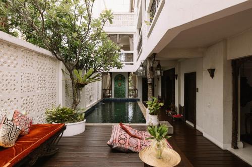 Nimman Hotel | Discover At Niman: 4-Star Stay with Pool & Breakfast